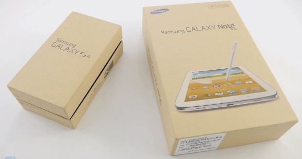 Samsung_Galaxy_S4_unboxing-pa