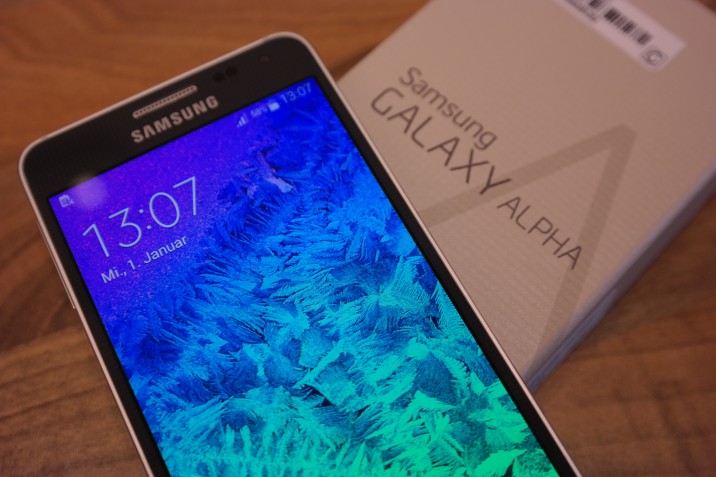 Samsung_Galaxy_Alpha_Unboxing-1