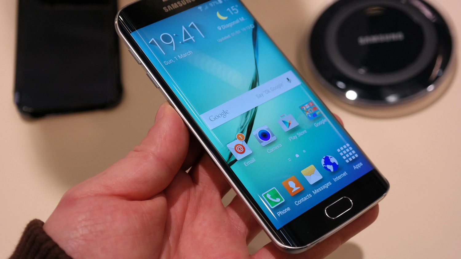 Samsung Galaxy S6 Edge Im Deutschen Hands On Video All About Samsung 2695