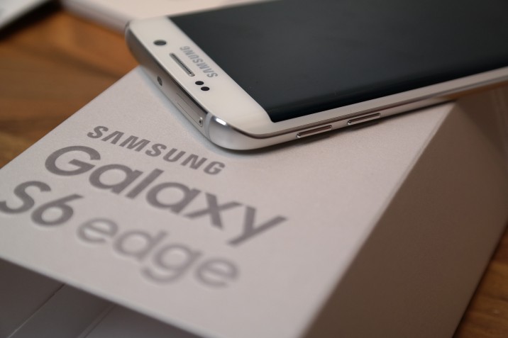 Samsung_Galaxy_S6edge_Unboxing_9